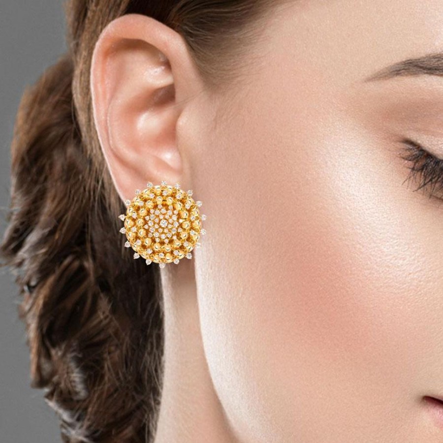 Earring Hueb | 18 Karat Tribal Yellow Gold Earring With Vs-Gh Diamonds