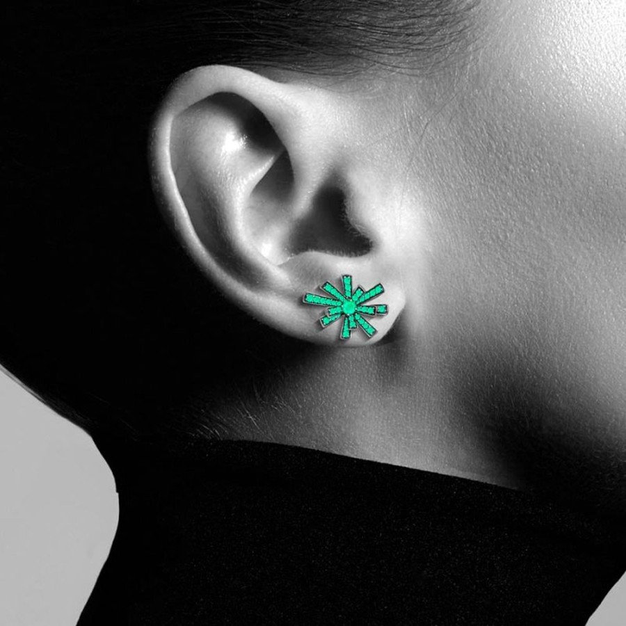 Earring Hueb | 18 Karat Tribal White Gold And Black Rhodium Earring With Green Emeral