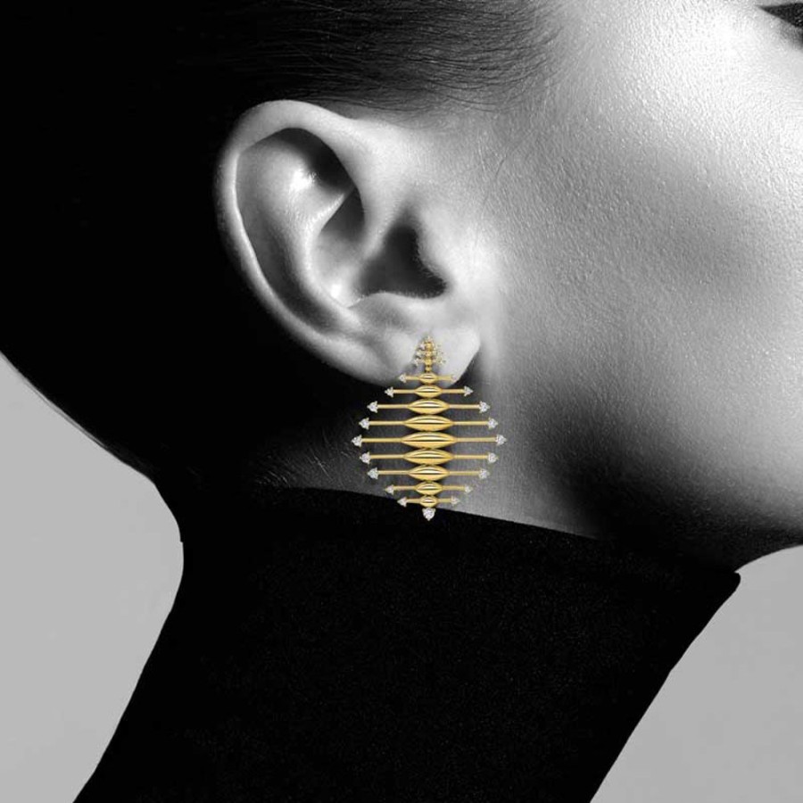 Earring Hueb | 18 Karat Tribal Yellow Gold Earring With Vs-Gh Diamonds